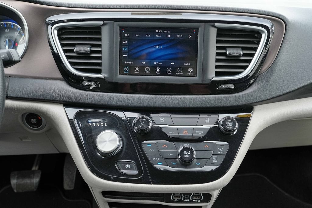 2021 Chrysler Voyager LXI