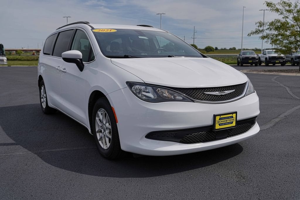 2021 Chrysler Voyager LXI