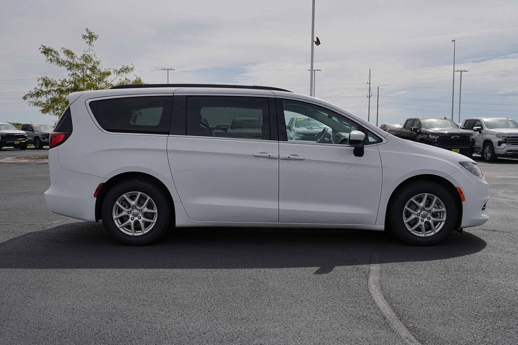 2021 Chrysler Voyager LXI