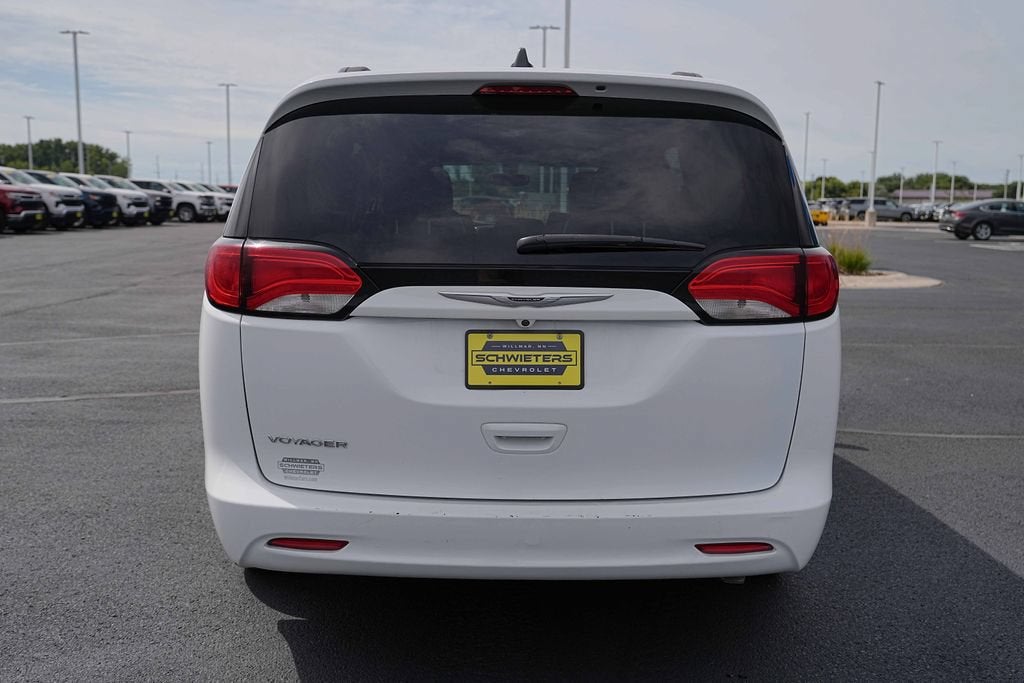 2021 Chrysler Voyager LXI