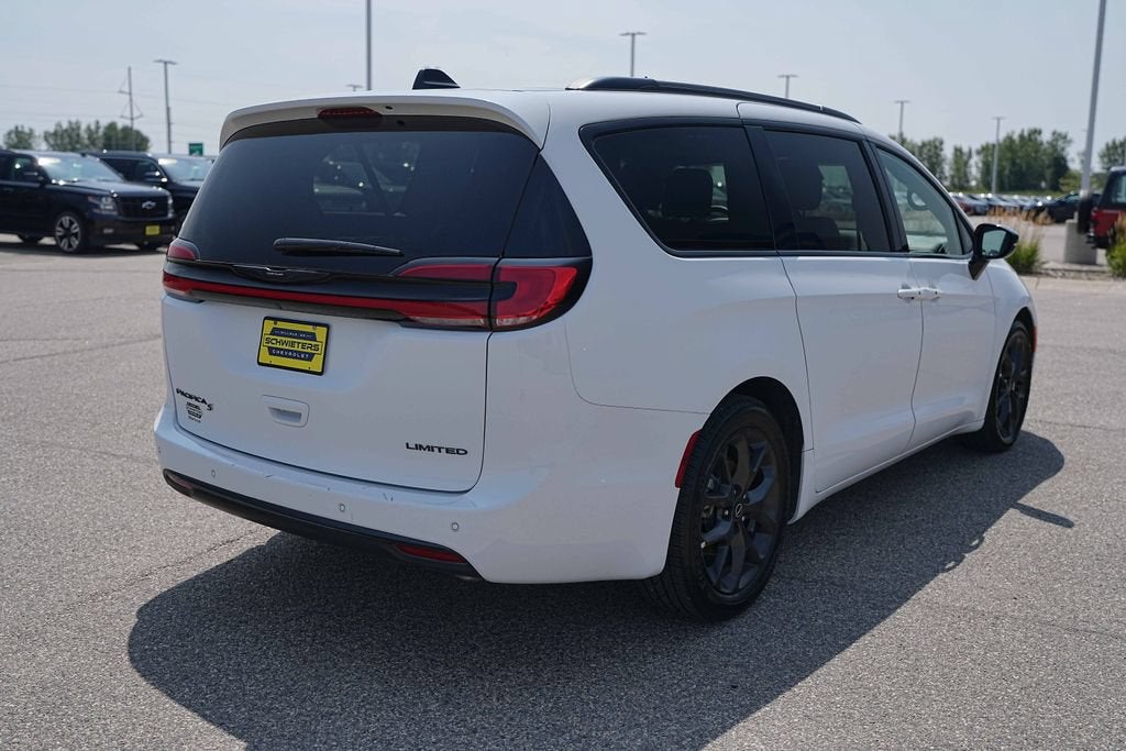 2025 Chrysler Pacifica Limited