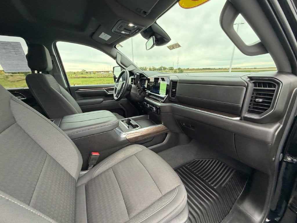 2025 Chevrolet Silverado 3500 HD LT