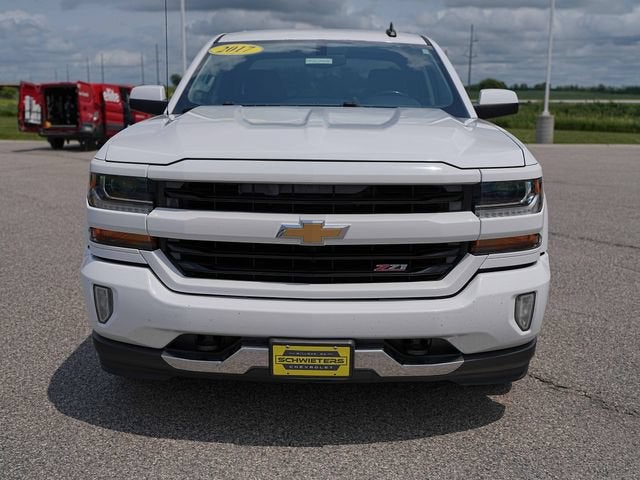 Used 2017 Chevrolet Silverado 1500 LT Z71 with VIN 3GCUKREC1HG184097 for sale in Willmar, Minnesota
