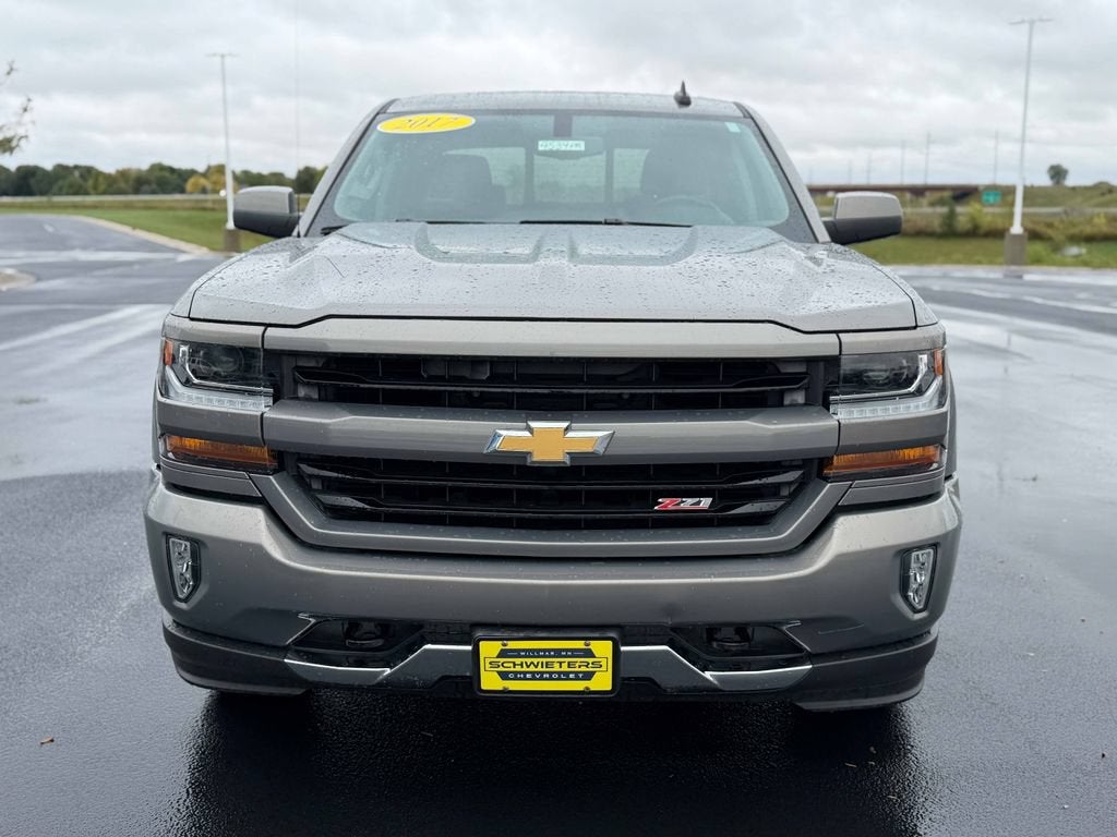 Used 2017 Chevrolet Silverado 1500 LT with VIN 3GCUKREC2HG214952 for sale in Willmar, Minnesota