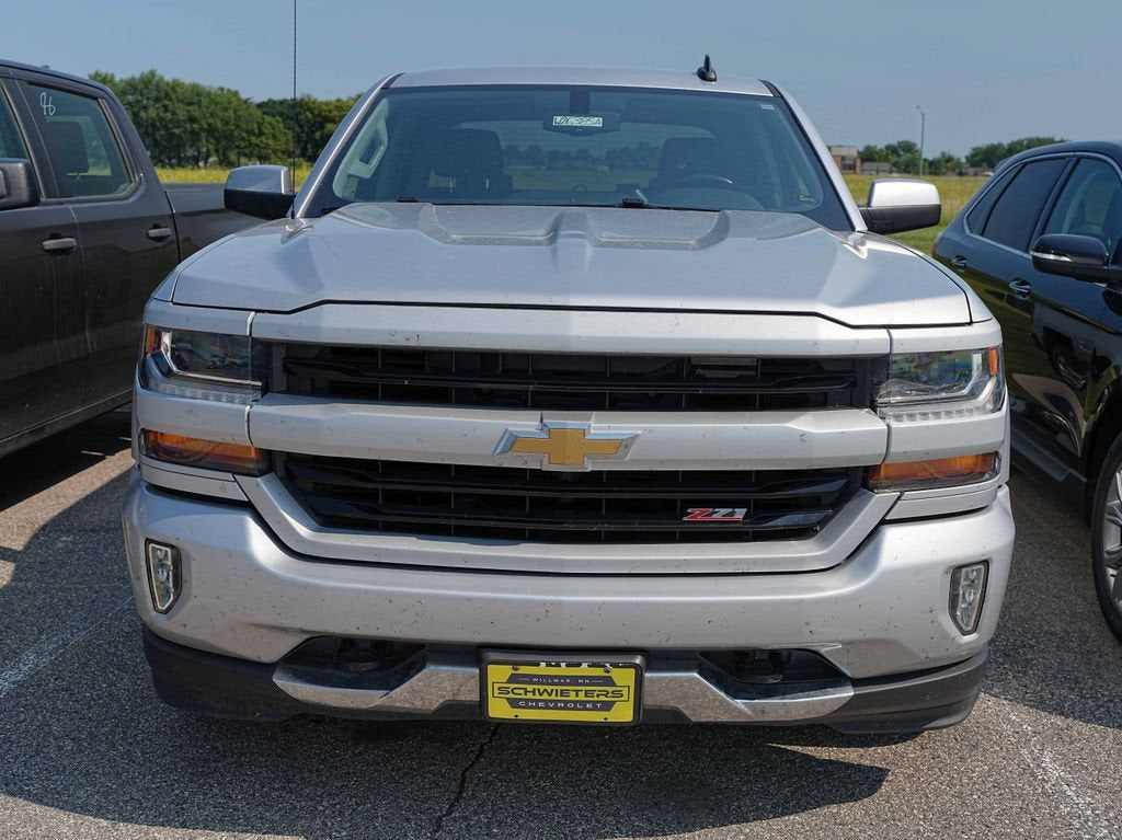 Used 2018 Chevrolet Silverado 1500 LT Z71 with VIN 3GCUKREC2JG294517 for sale in Willmar, Minnesota