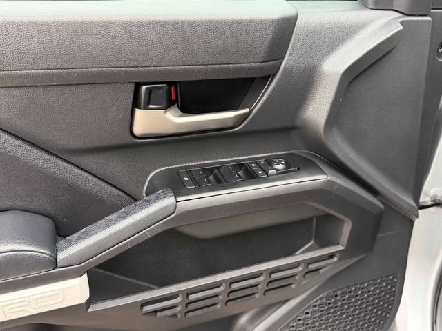 2024 Toyota Tacoma 4WD SR5