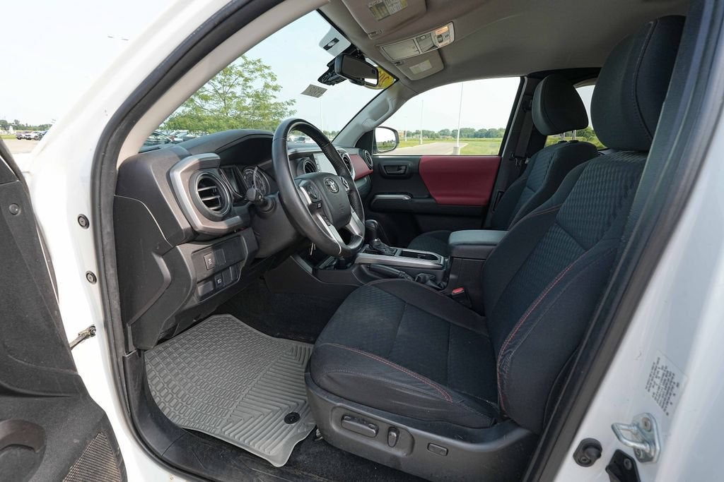 2022 Toyota Tacoma 4WD SR