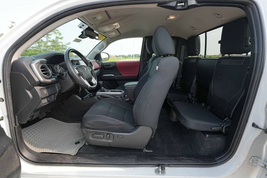 2022 Toyota Tacoma 4WD SR