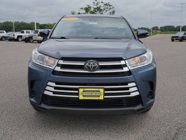 Used 2019 Toyota Highlander LE with VIN 5TDBZRFH8KS921687 for sale in Willmar, Minnesota