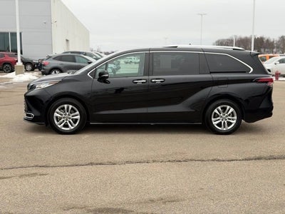 2023 Toyota Sienna Limited