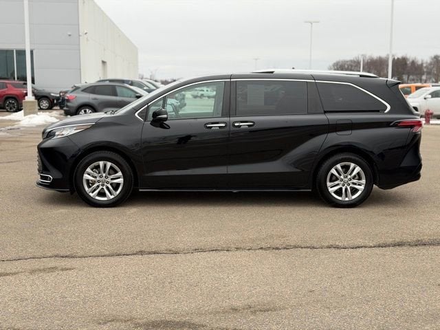 2023 Toyota Sienna Limited