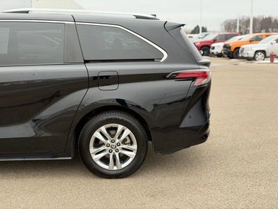 2023 Toyota Sienna Limited