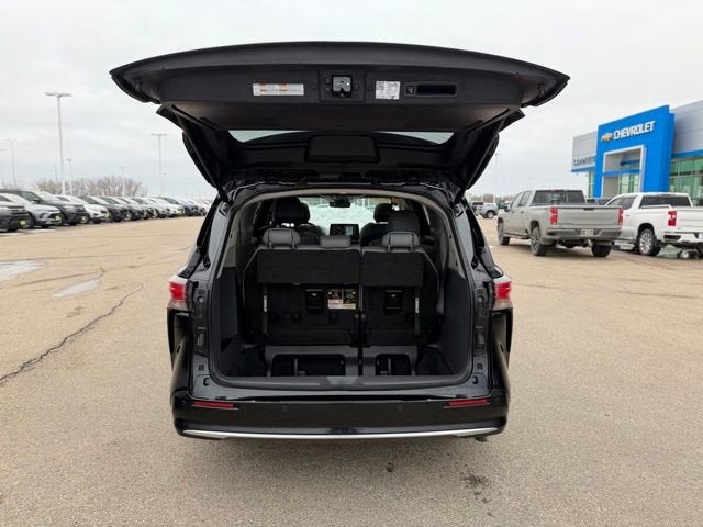 2023 Toyota Sienna Limited