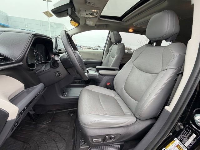 2023 Toyota Sienna Limited