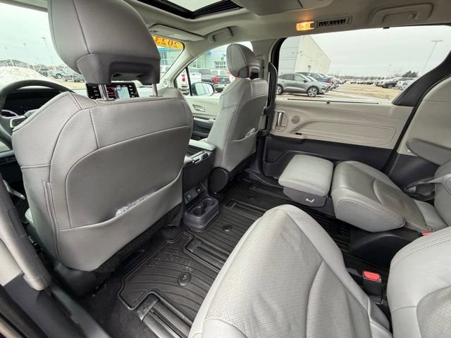 2023 Toyota Sienna Limited