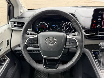 2023 Toyota Sienna Limited
