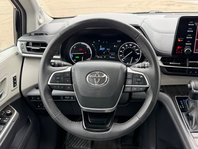 2023 Toyota Sienna Limited