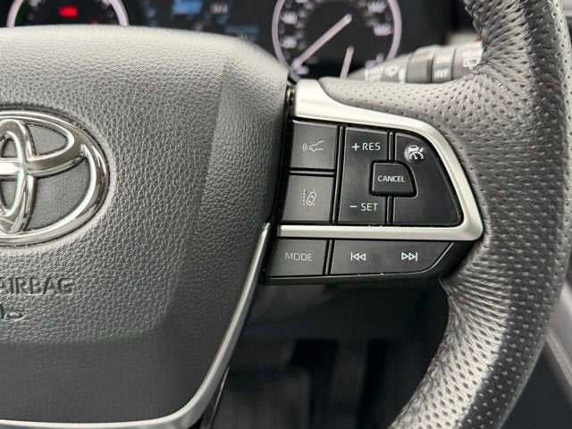 2023 Toyota Sienna Limited