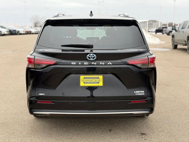 2023 Toyota Sienna Limited