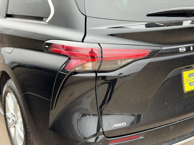 2023 Toyota Sienna Limited