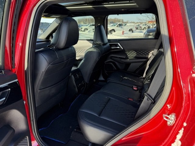 2025 Mitsubishi Outlander Plug-In Hybrid SEL