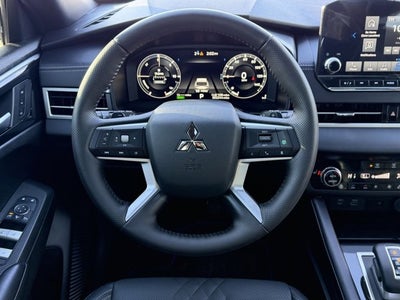 2025 Mitsubishi Outlander Plug-In Hybrid SEL