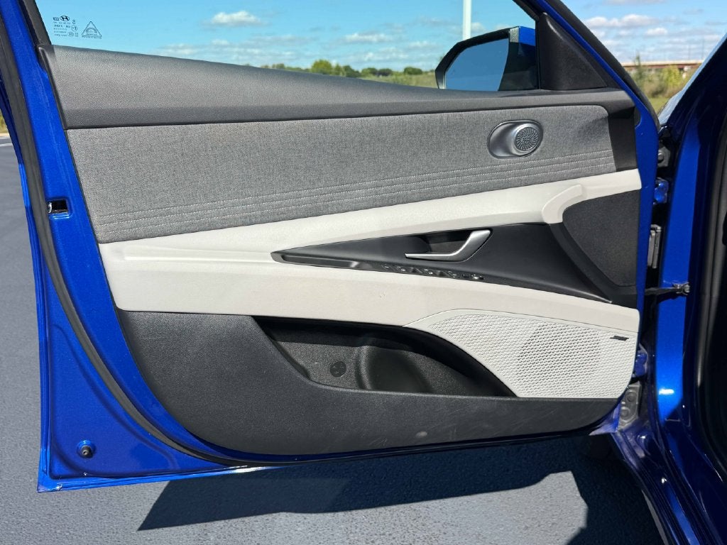 2024 Hyundai Elantra Limited
