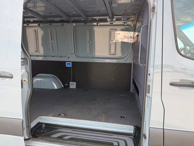 2021 Mercedes-Benz Sprinter Cargo Van 1500 Standard Roof I4 144" RWD