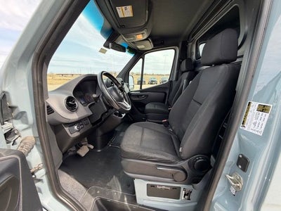 2021 Mercedes-Benz Sprinter Cargo Van 1500 Standard Roof I4 144" RWD