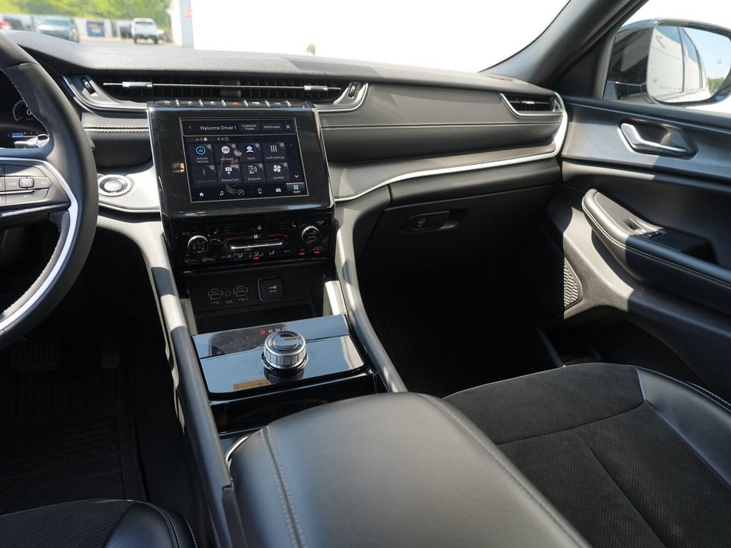 2023 Jeep Grand Cherokee L Altitude 4x4