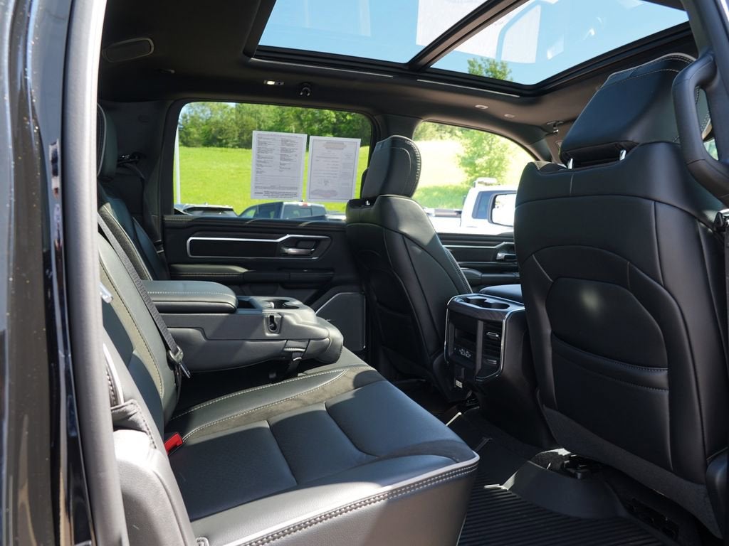 2025 RAM 1500 Laramie Crew Cab 4x4 5'7" Box