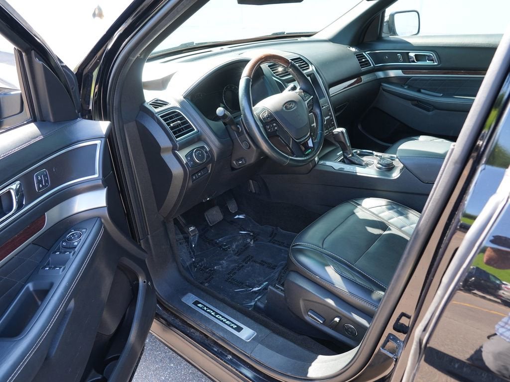 2017 Ford Explorer Platinum