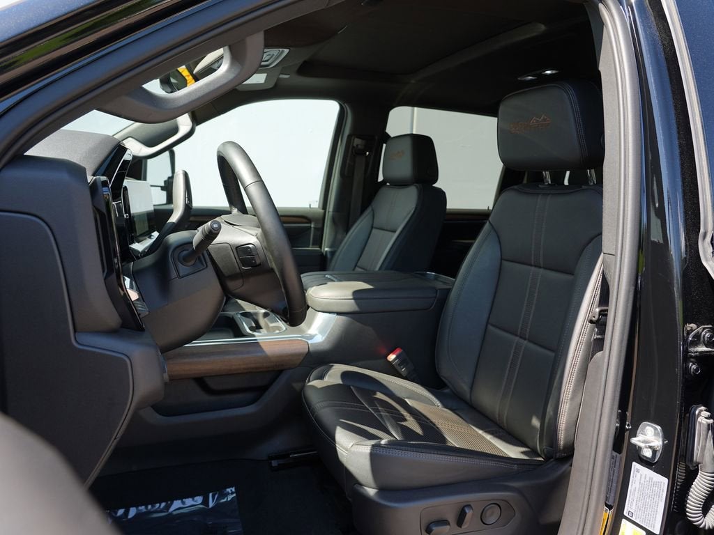 2024 Chevrolet Silverado 3500 HD High Country