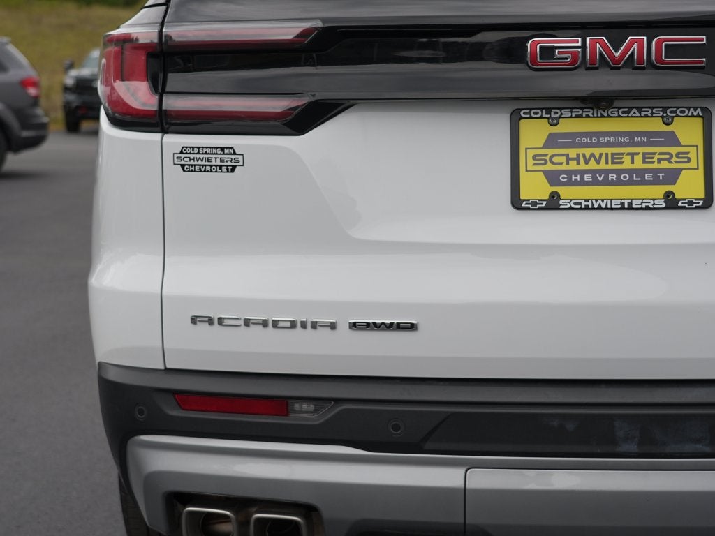 2026 GMC Acadia Elevation