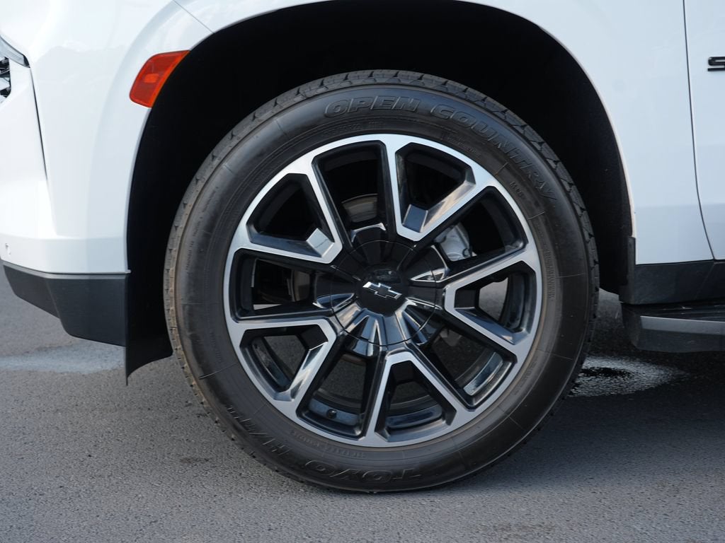 2023 Chevrolet Suburban RST