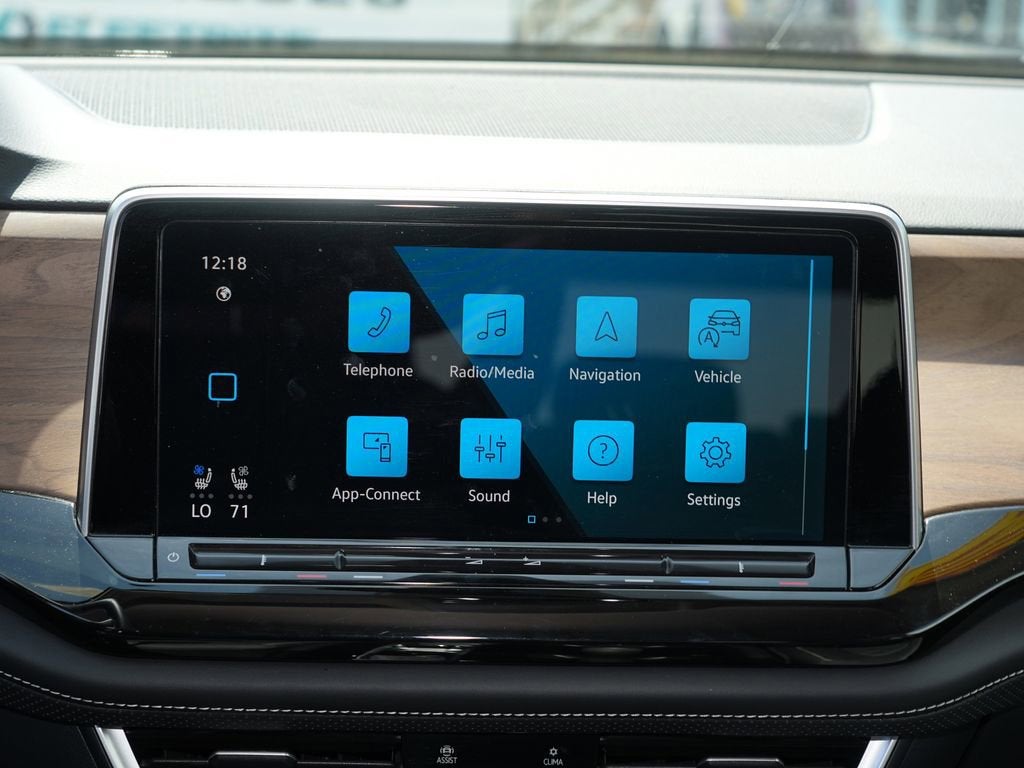 2025 Volkswagen Atlas 2.0T SE w/Technology