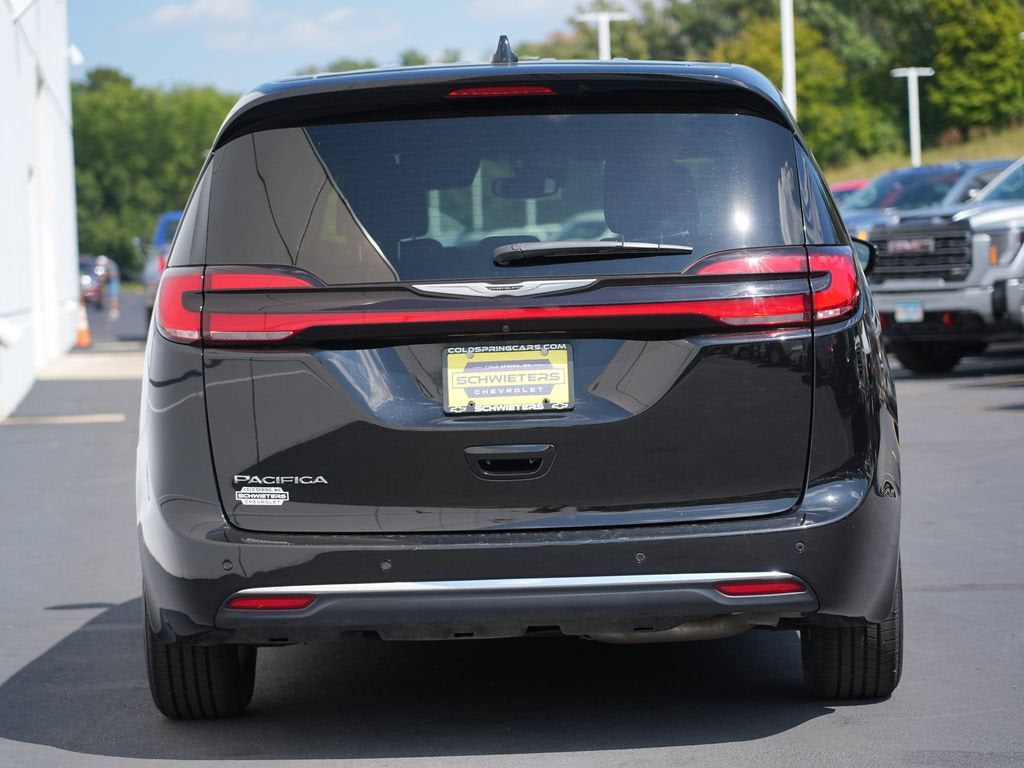2025 Chrysler Pacifica Select