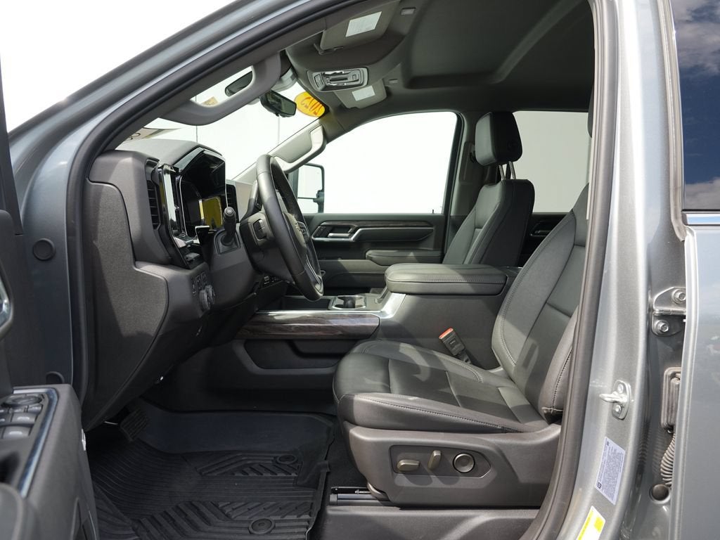2025 Chevrolet Silverado 3500 HD LTZ