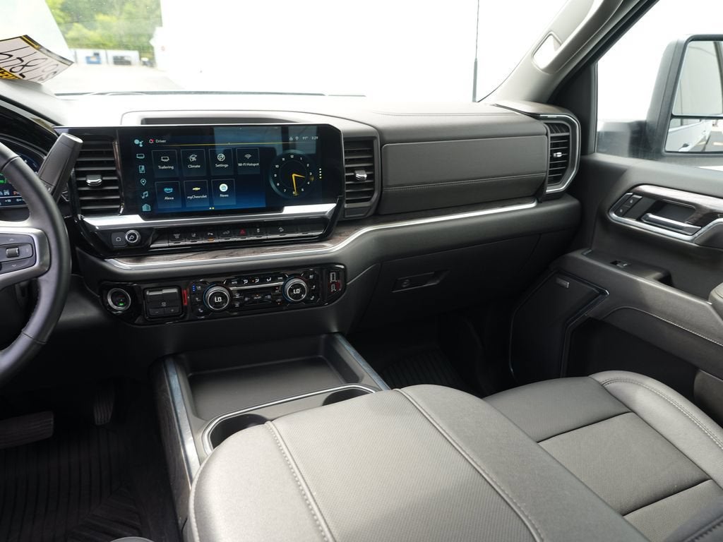 2025 Chevrolet Silverado 3500 HD LTZ