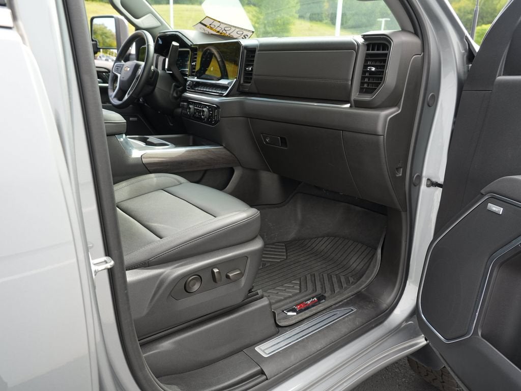 2025 Chevrolet Silverado 3500 HD LTZ