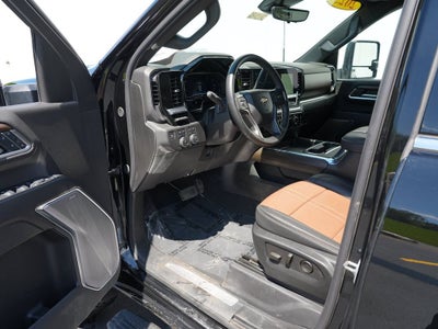 2025 Chevrolet Silverado 3500 HD High Country