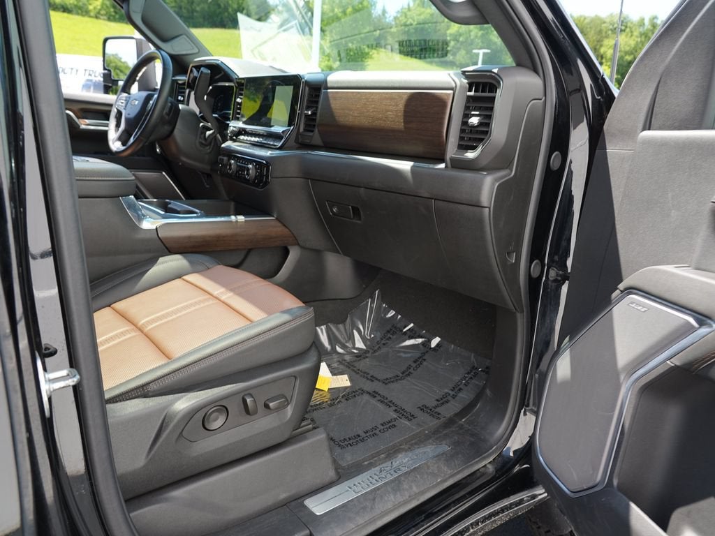2025 Chevrolet Silverado 3500 HD High Country