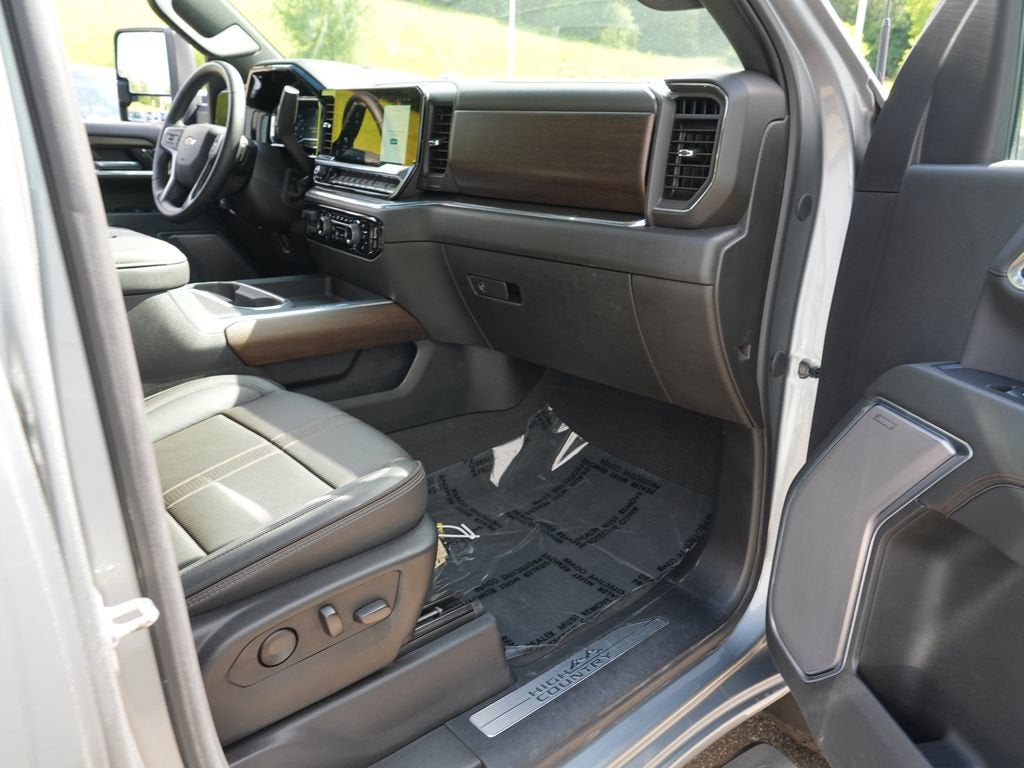 2025 Chevrolet Silverado 3500 HD High Country