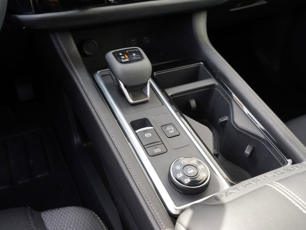 2023 Nissan Pathfinder SV 4WD