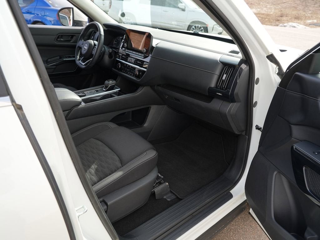 2023 Nissan Pathfinder SV 4WD