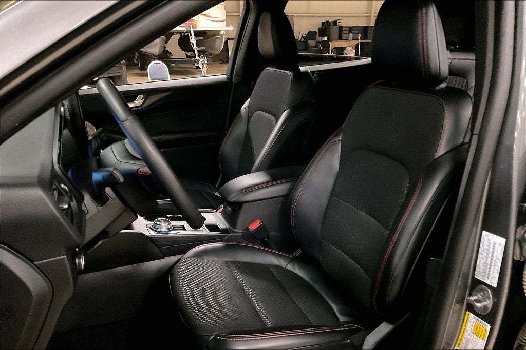 2025 Ford Escape ST-Line Elite