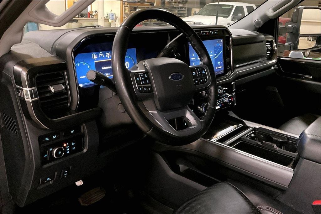 2023 Ford F-350SD Lariat