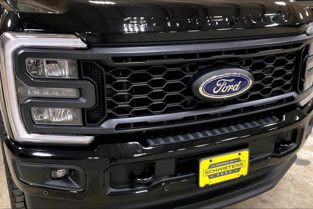 2023 Ford F-350SD Lariat