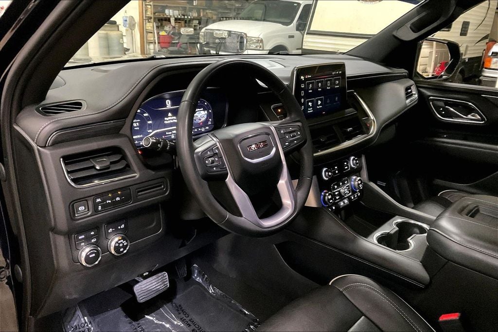 2023 GMC Yukon SLT