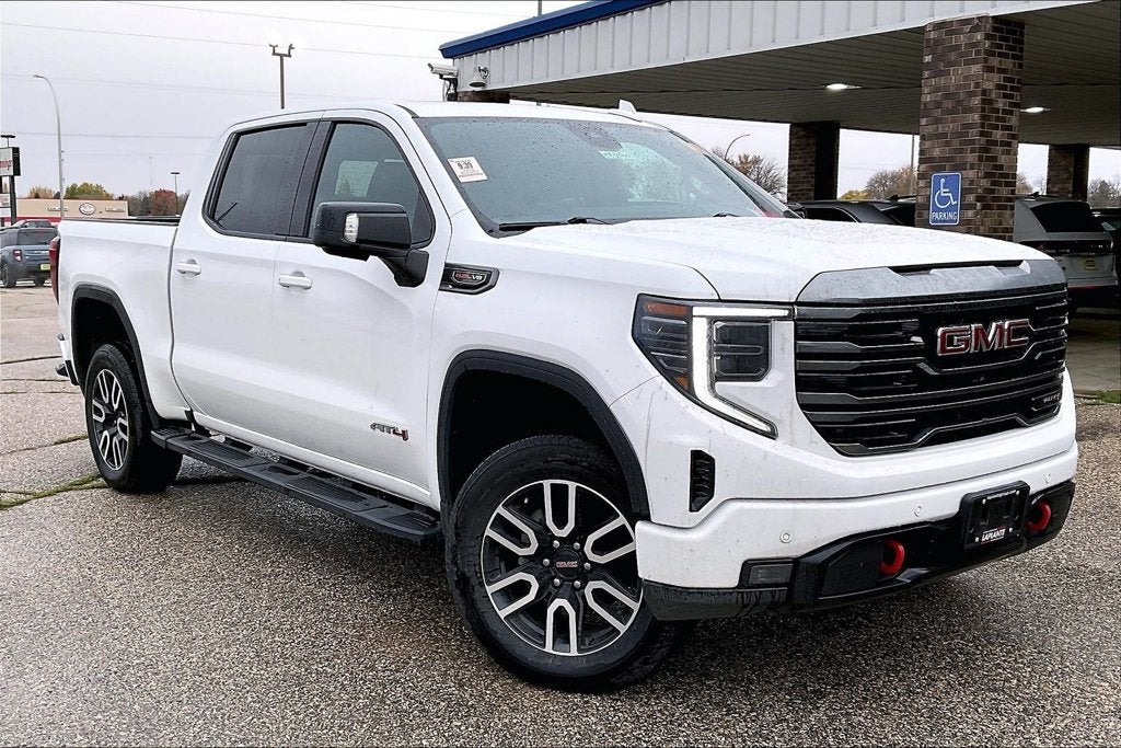 2023 GMC Sierra 1500 AT4